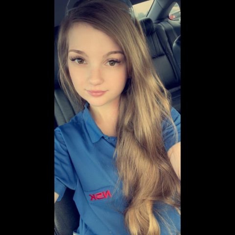 Meet your Posher, Hayley